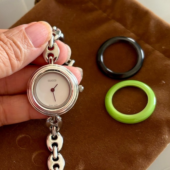 GUCCI Vintage Interchangeable bezel watch in working condition / with pouch - Picture 5 of 11